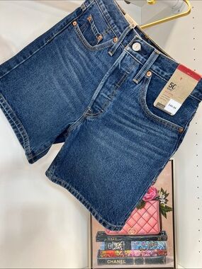 🔥🔥 Levi 501 Mid thigh denim shorts  brand new size 26